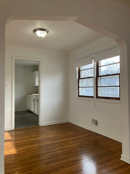 Dining room - 3802 Burton Ave