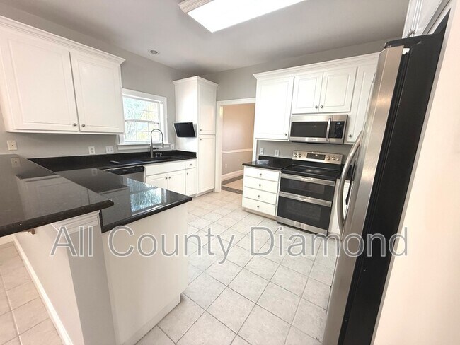 Building Photo - 12207 Lyndell Plantation Dr