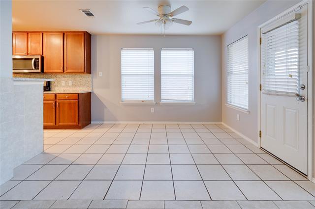 Building Photo - 506 Hickory Ln