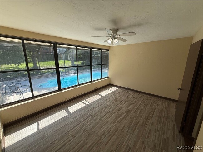 Building Photo - 3632 N Honeylocust Dr