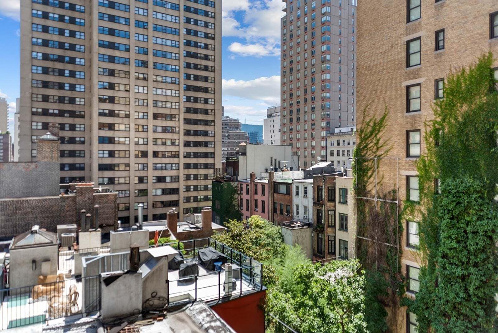 Building Photo - 138 E 38th St