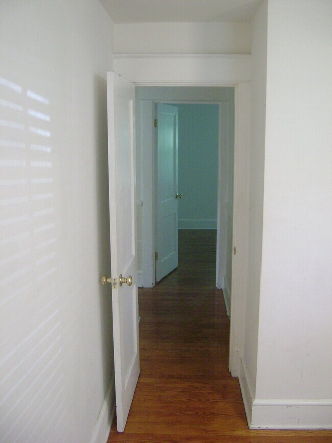 Building Photo - 1206 Cherry Ave