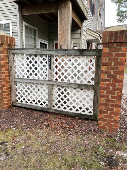 Building Photo - 729 Daylight Ct