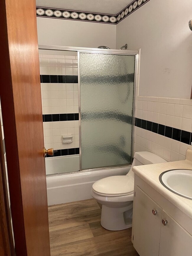 Building Photo - Location & Convenience!!! GREAT BASEMENT!!!!