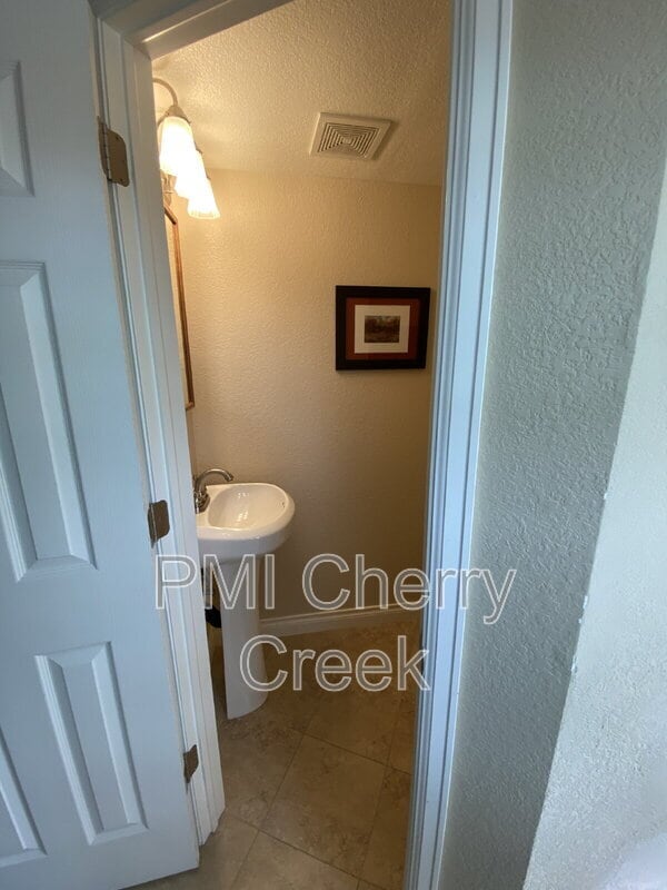 Building Photo - 3195 Fenton St