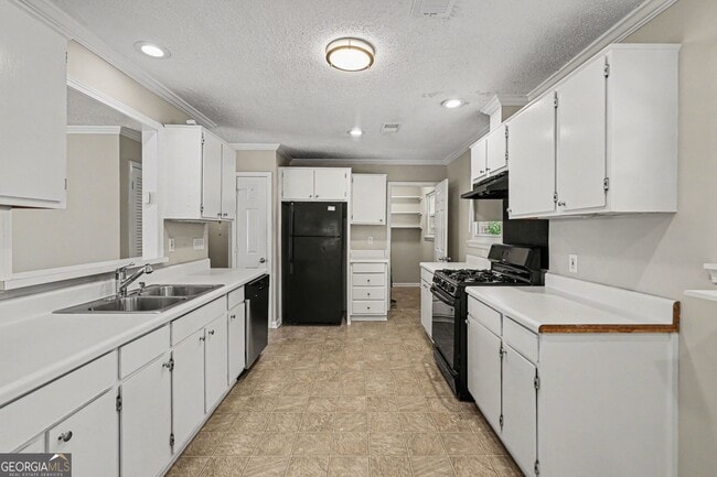 Building Photo - 3670 Goodwin Rd