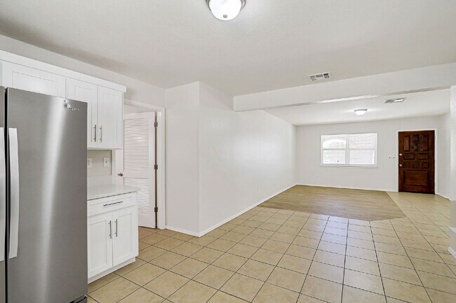 Building Photo - 3214 N Stanton St