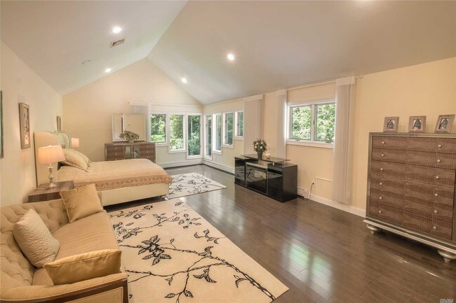 Building Photo - 38 Valley Rd