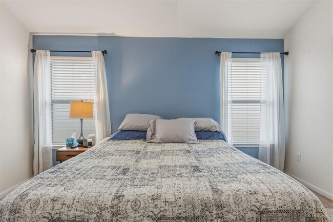 Building Photo - 5809 Scenic Lake Dr