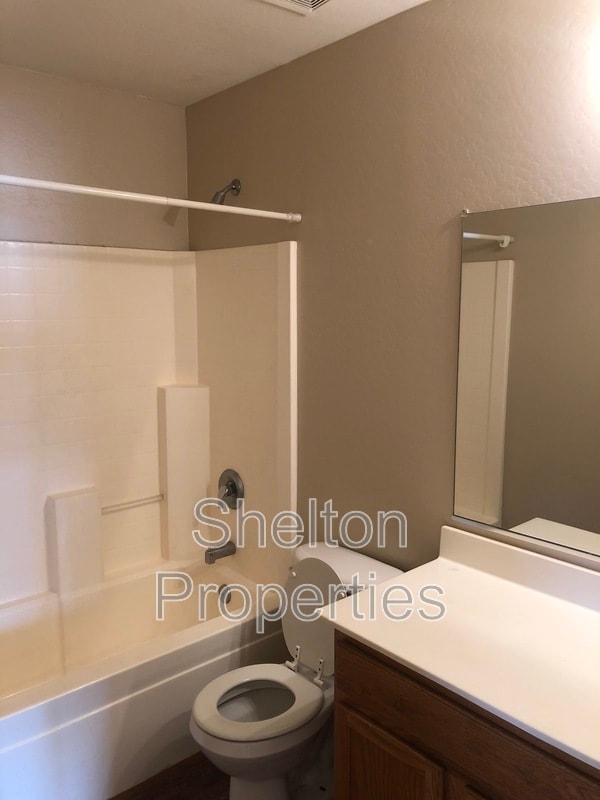Building Photo - 10153 N 115th Dr