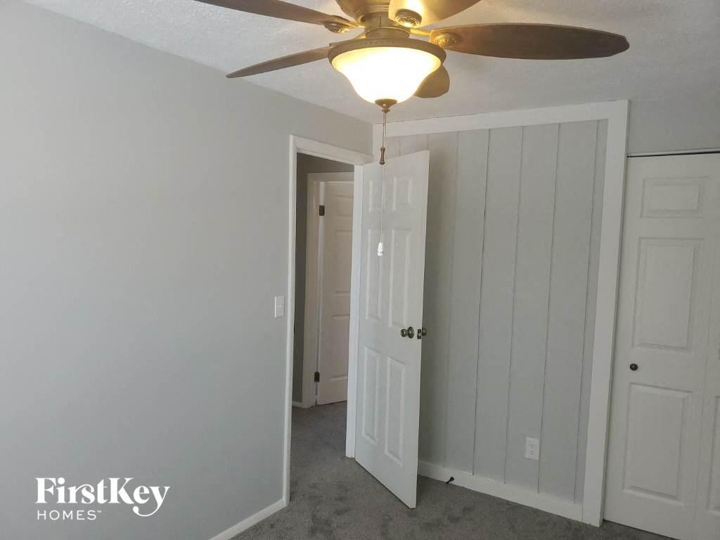 Building Photo - 4207 Edinburgh Dr