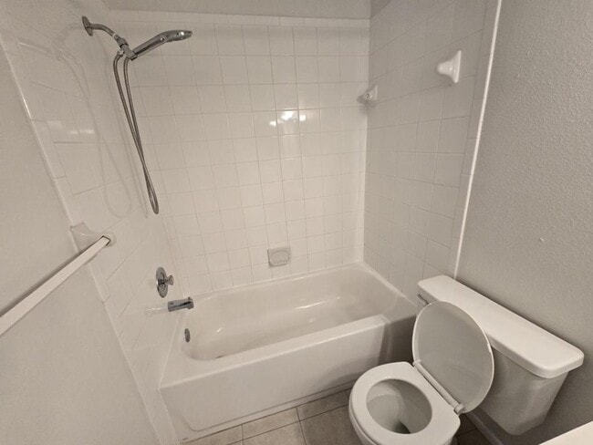 Building Photo - 2955 Stillwell Ct