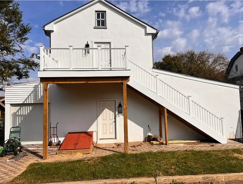 Building Photo - 8 Philadelphia Ave