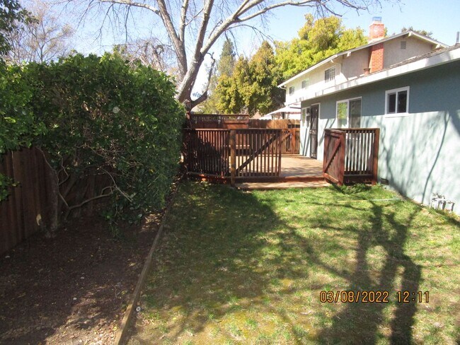 Building Photo - 2827 Owens St