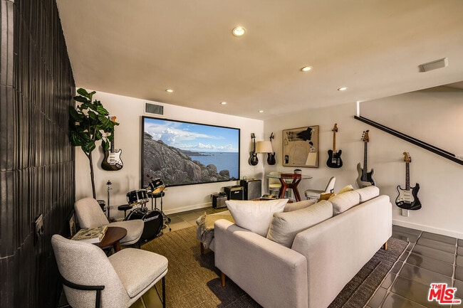 Building Photo - 851 Glenmont Ave