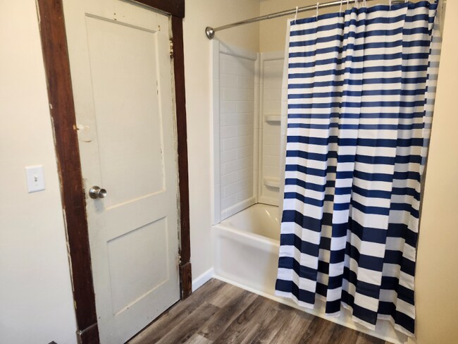 Building Photo - 3117 S 60th St