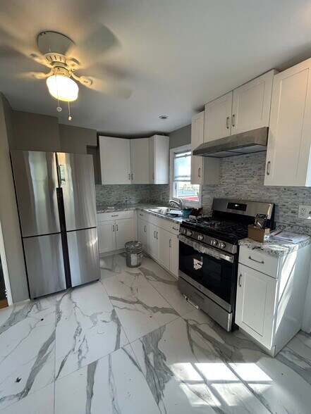 Building Photo - 24 Huron Ave