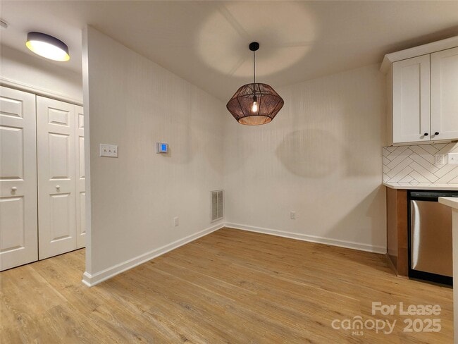 Building Photo - 8637 Crows Nest Ln