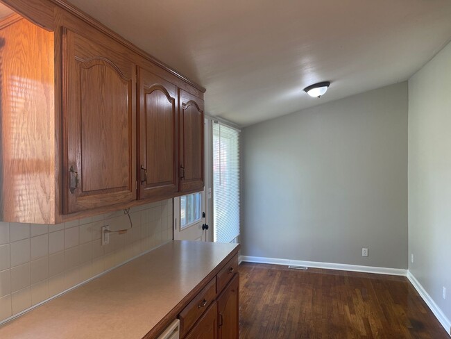 Building Photo - 3 Bed/1 Bath Home in South KC!