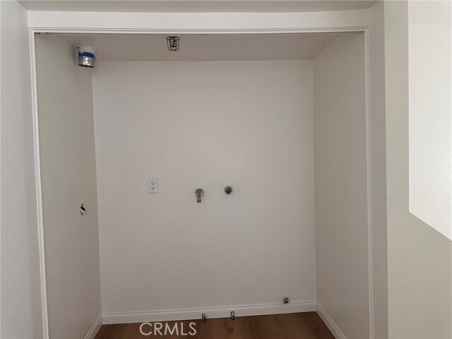 Building Photo - 108 W Maple St
