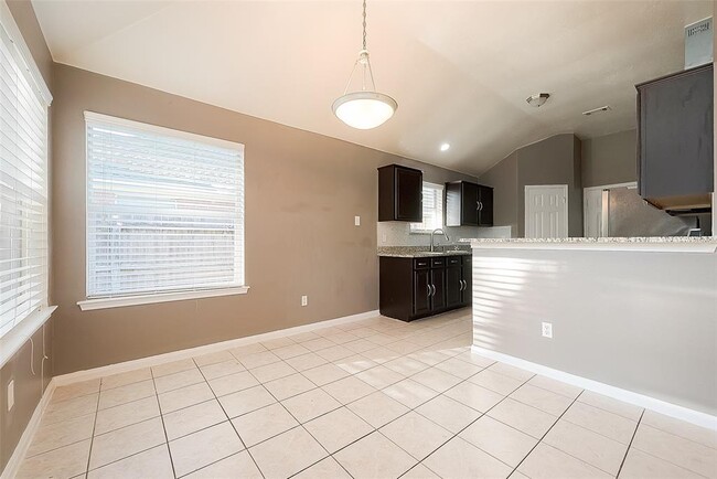 Building Photo - 22207 Falconwood Ln