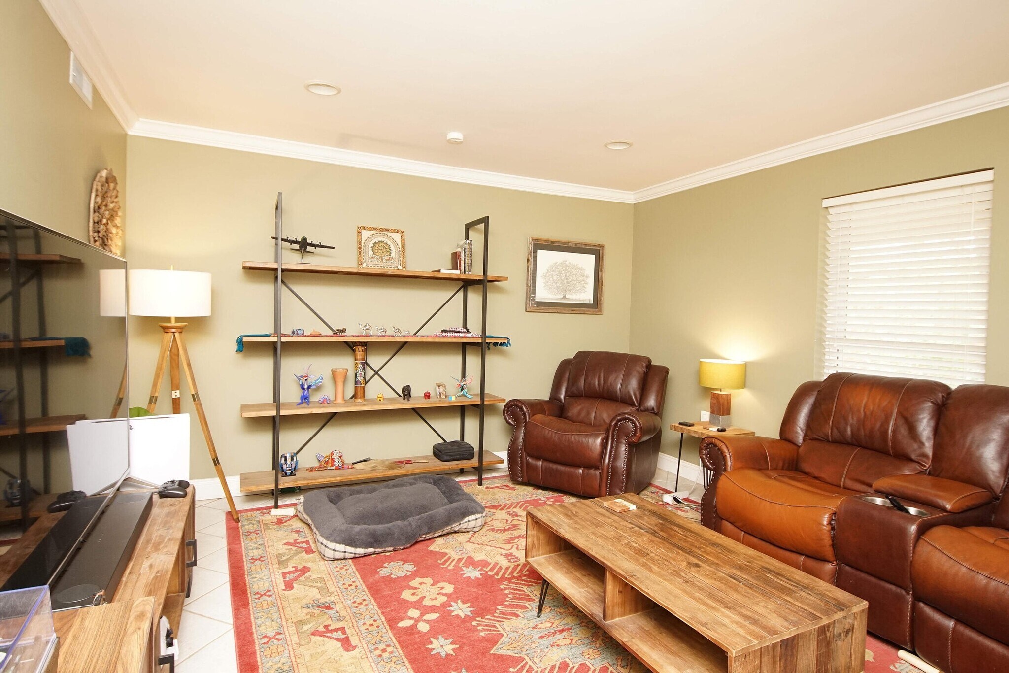 Building Photo - 574 L Ombre Cir NE