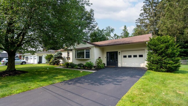Building Photo - 12 Lakewood Dr