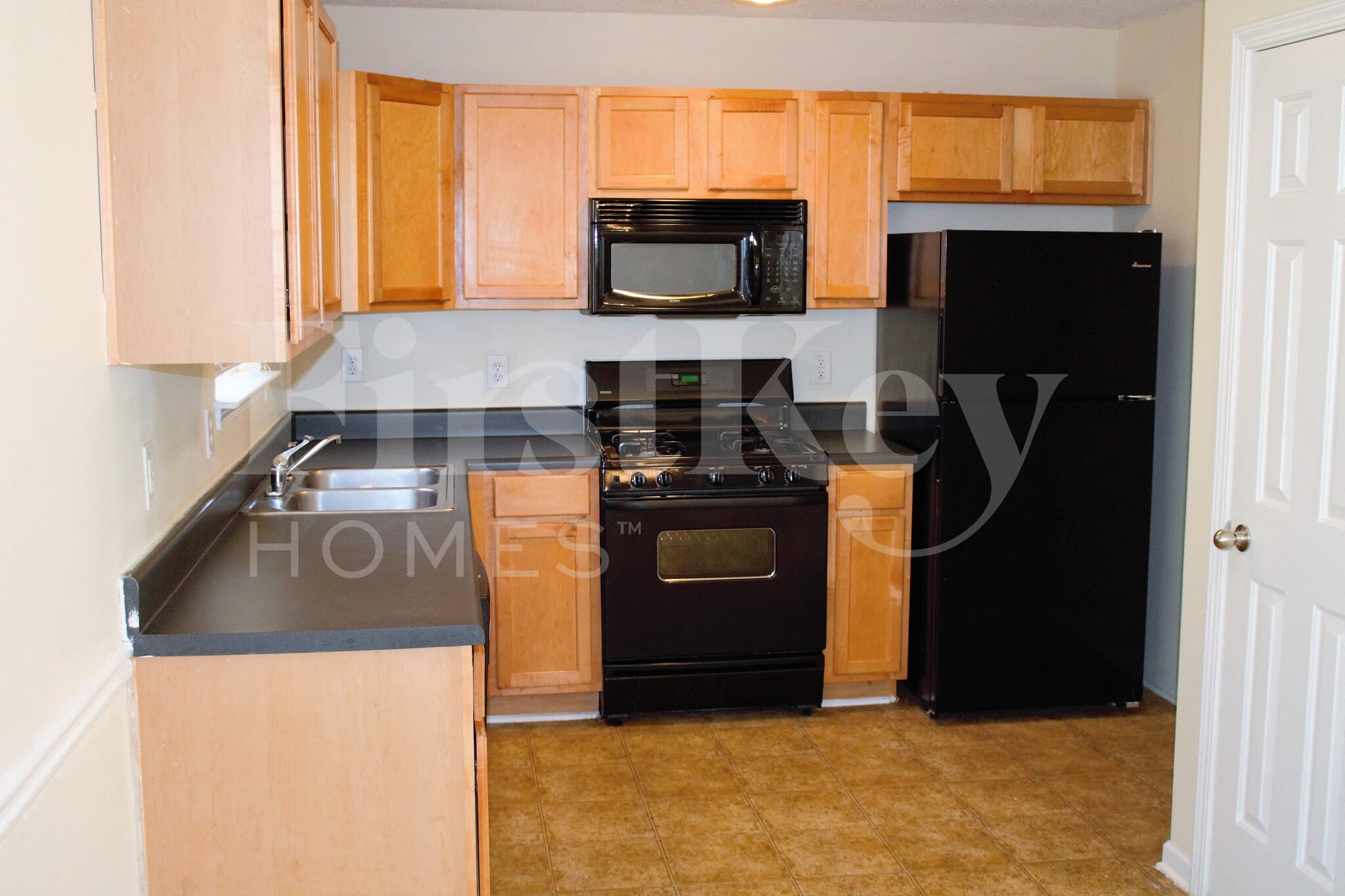 Building Photo - 141 Edison Dr