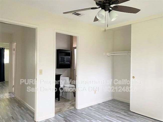 Building Photo - 2925 Luana Dr