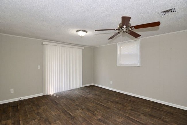 Building Photo - 1602 Apple Valley Dr