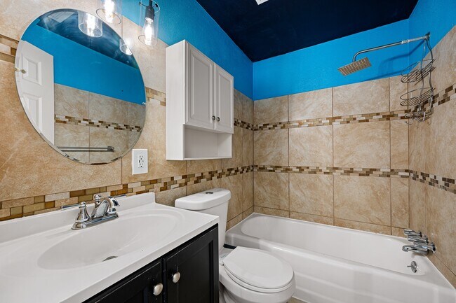 Building Photo - 5718 Greencraig Dr