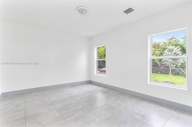 Building Photo - 2360 NW 14th St