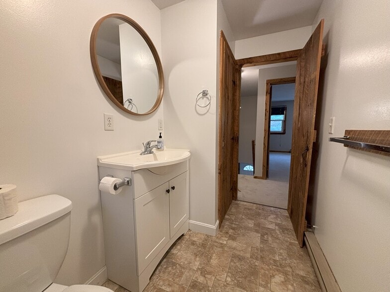 Full Bath - 2 Linda Ln