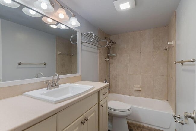 Building Photo - 890 N Federal Hwy