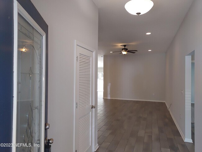 Building Photo - 208 Midway Park Dr