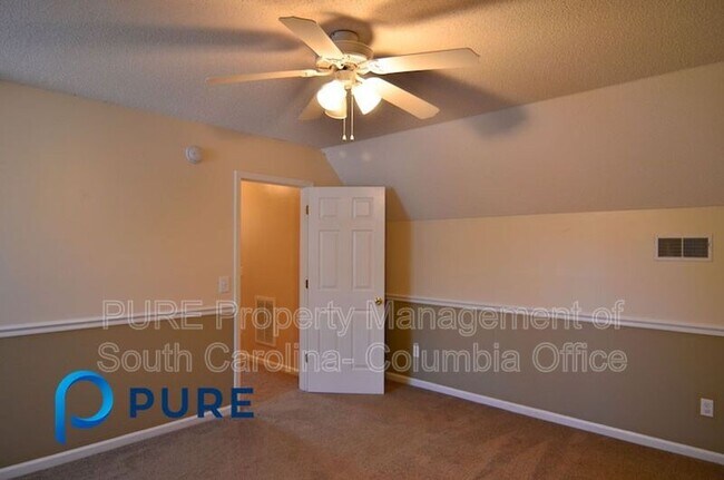 Building Photo - 209 Pine Loop Dr