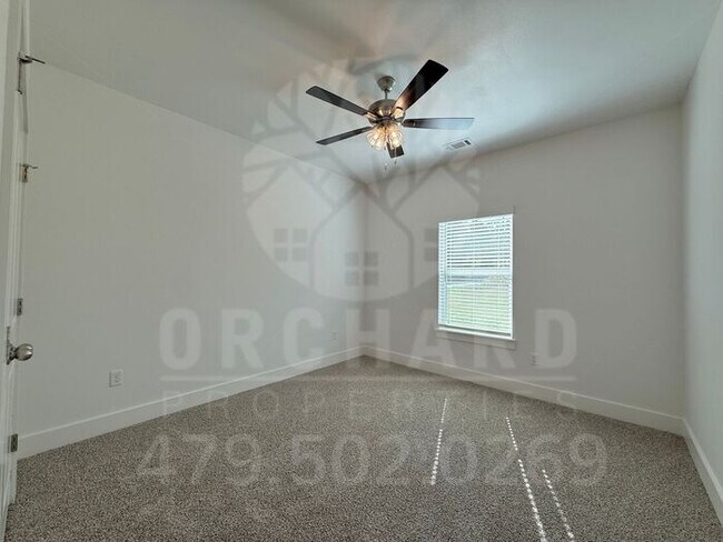 Building Photo - Bella Vista Single-Family Home- 3 Bed/ 2 B...
