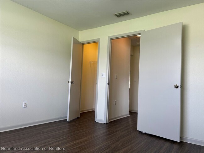 Building Photo - 4800 Cadagua Dr