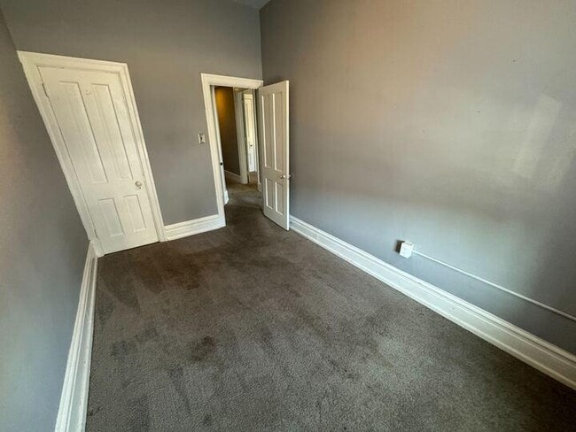 Building Photo - 54 Bloom St