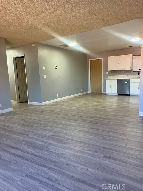 Building Photo - 16535 Pine St