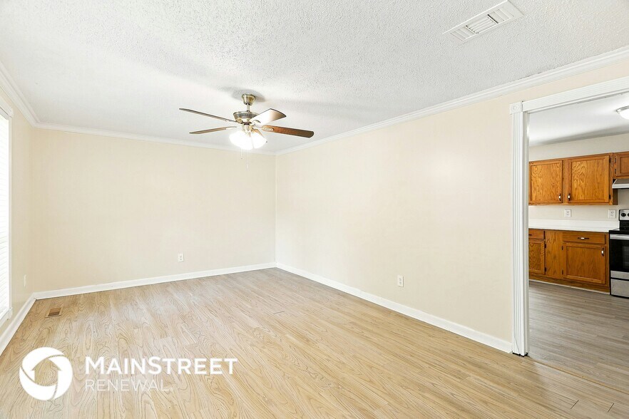 Building Photo - 5057 Oak Leaf Cir