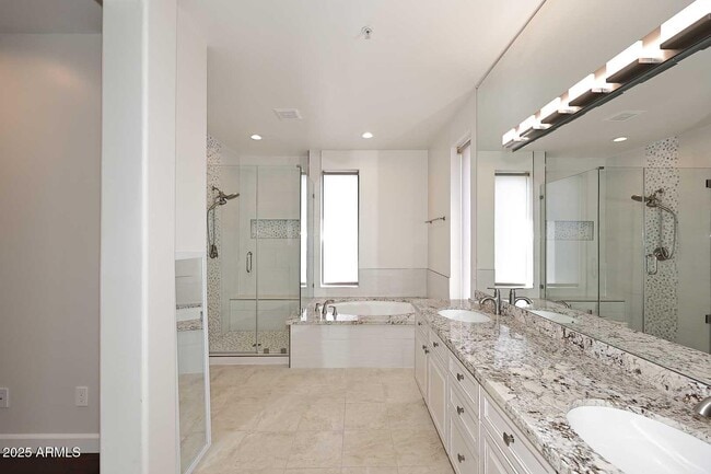 Building Photo - 8989 N Gainey Center Dr