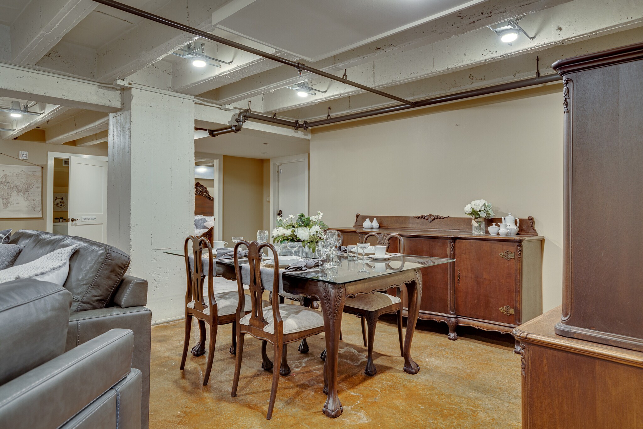 Dining room - 223 S Grand