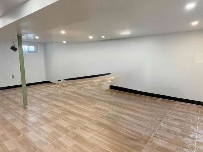 Building Photo - 13 Prospect St