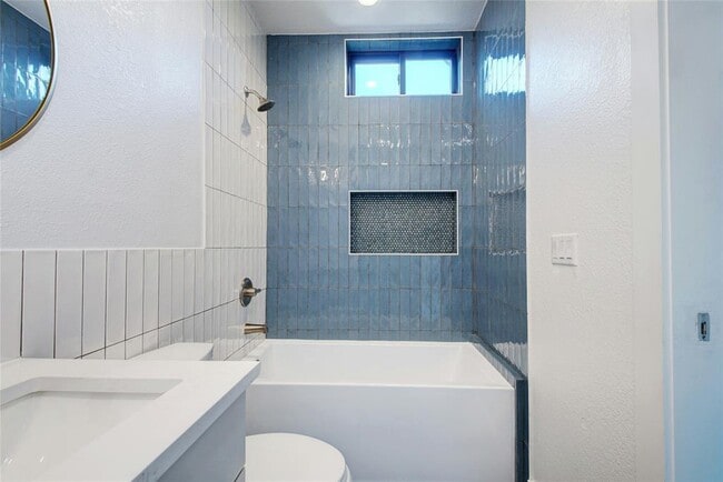 Building Photo - 4412 Caswell Ave