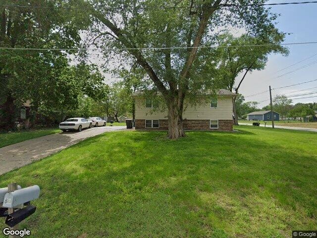 Building Photo - 802 SE 10th St