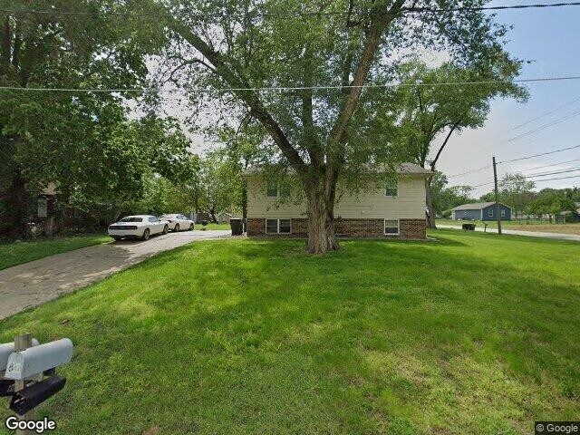 Building Photo - 802 SE 10th St