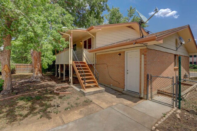 Building Photo - "Spacious 4-Bedroom Home in Denver with 2 Full Baths and Over 2000 sq ft!"