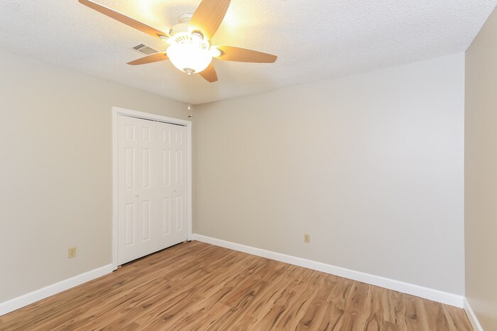 Building Photo - 4749 Red Leaf Way