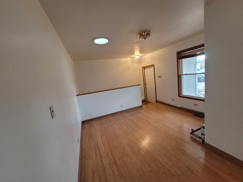 Building Photo - 364 N Everett Dr